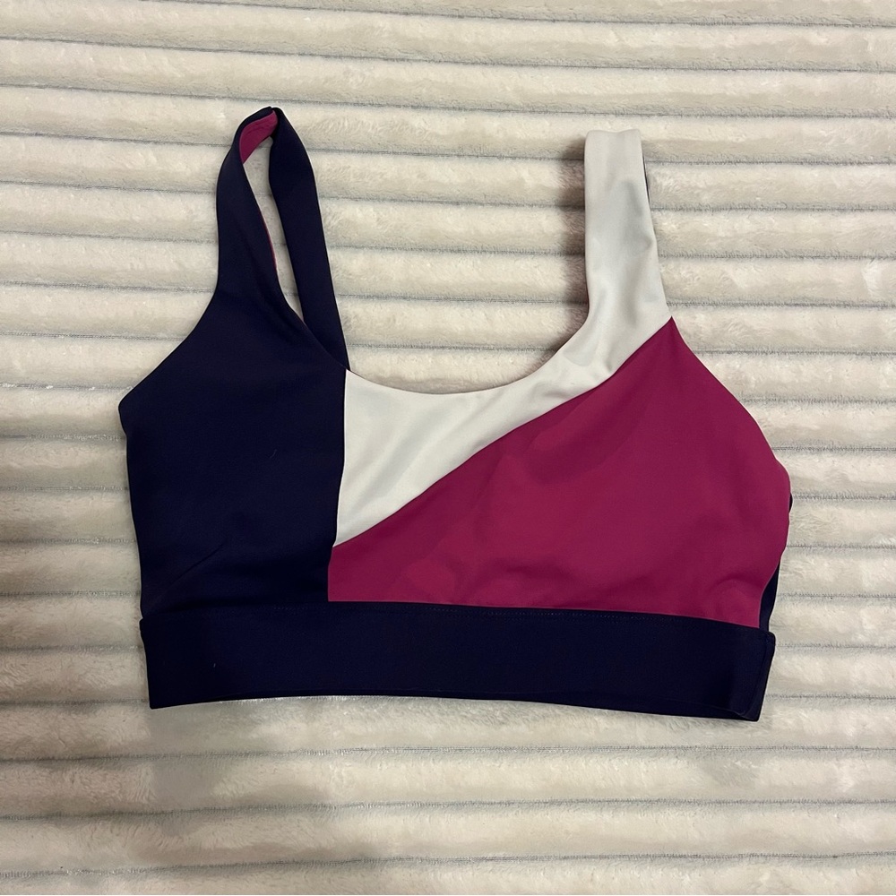 Color block sports bra